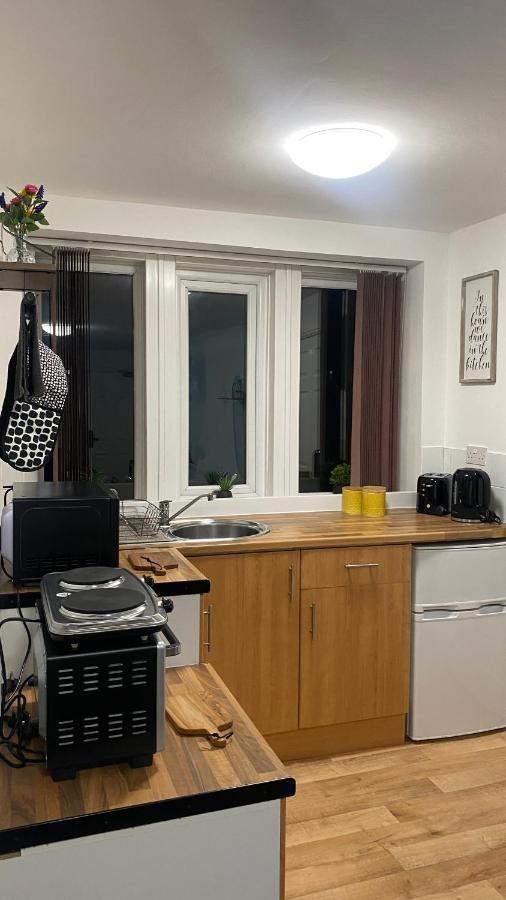 Bv Homely Studio Fourteen At Deighton 哈德斯菲尔德 外观 照片